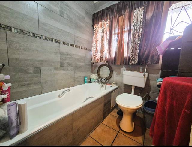 3 BEDROOM HOUSE FOR SALE IN SONLAND PARK
